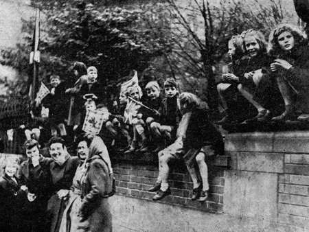 VE Day celebrations - children have a fine vantage point (image courtesy of The Rutherglen Reformer)